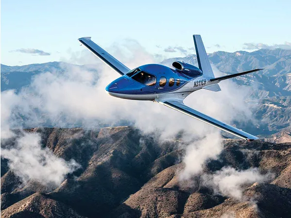 The Best Aircraft to Fly: Exploring the Features and Benefits of Cirrus Aircraft